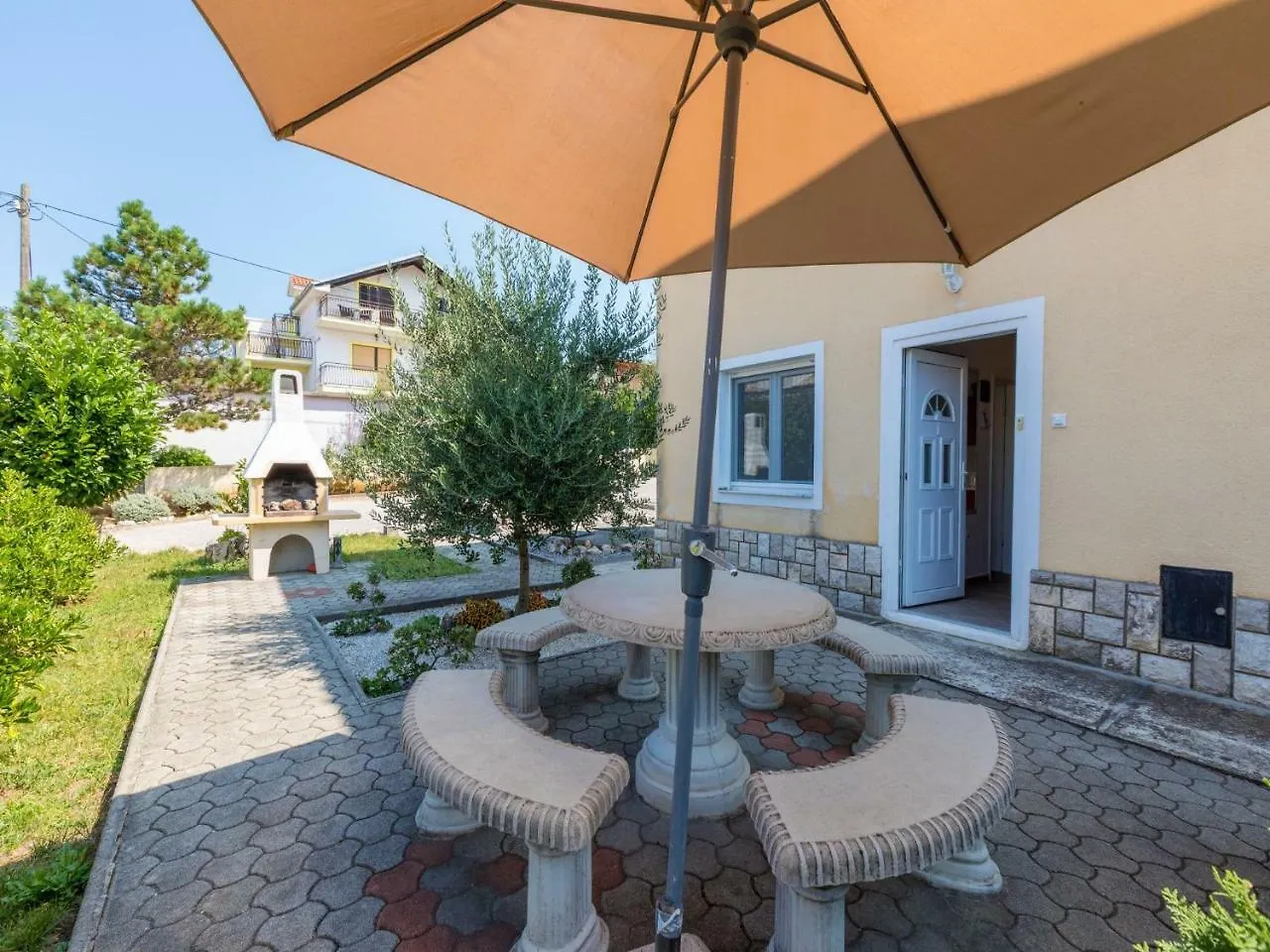Apartments Ksenija Jadranovo